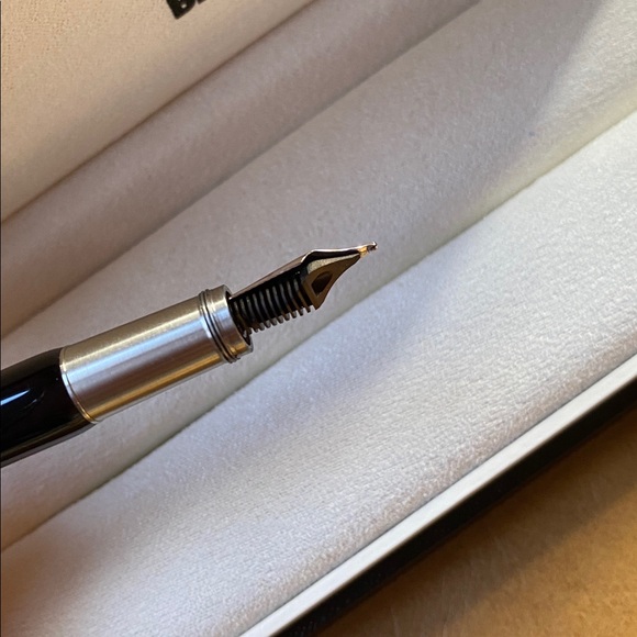 Montblanc Heritage Collection Rouge et Noir Special Edition fountain pen - Picture 6 of 9